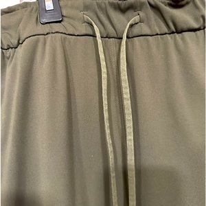 Lululemon Stretch High-Rise pant size 16 - Olive Green